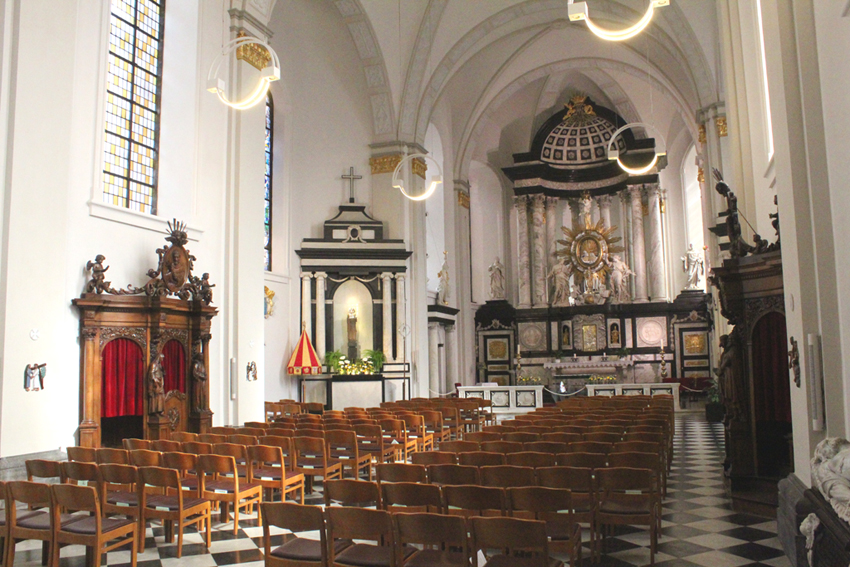 Interieur Virga Jessa Basiliek Stadswandeling in Hasselt