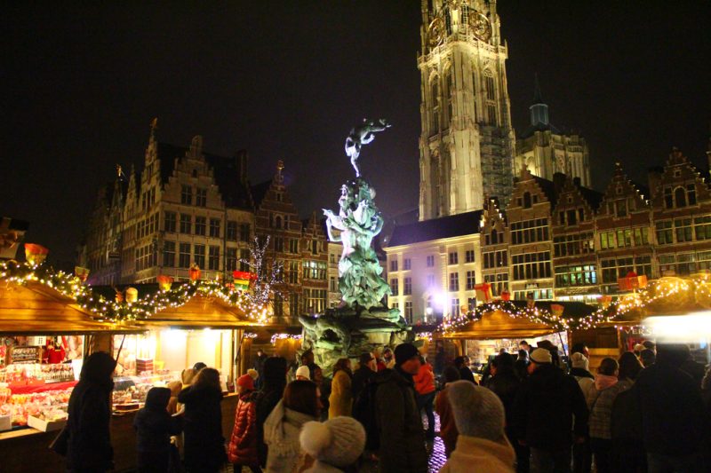 Grote Markt kerstkraampjes Winter in Antwerpn 2022