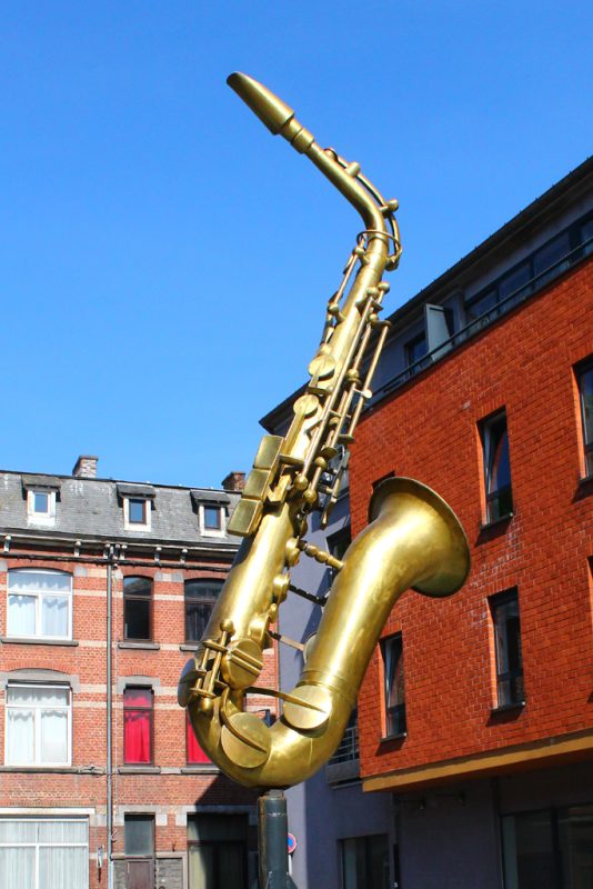 Monument saxofoon Dinant