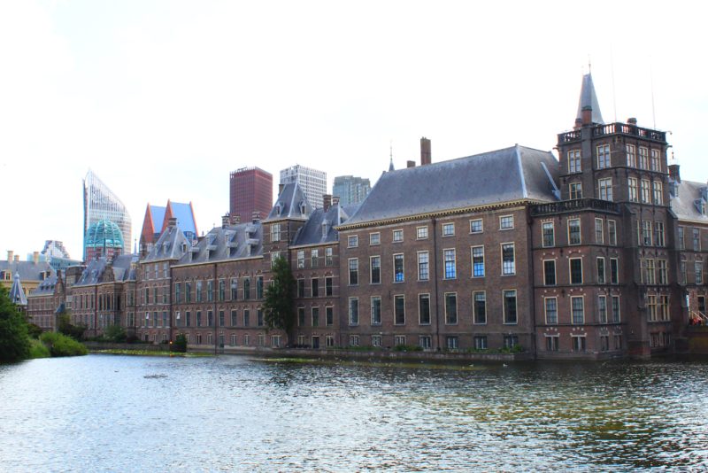 Mauritstoren en Binnenhof Den Haag Satdswandeling