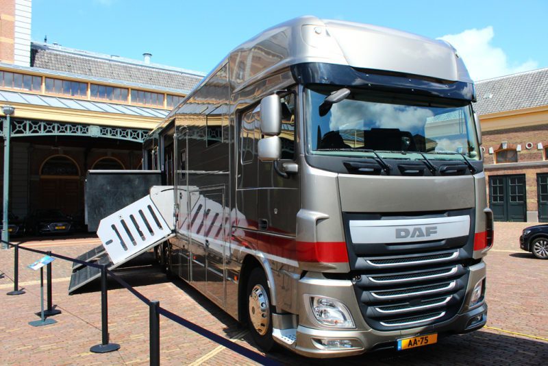Koninklijke paardenvrachtwagen Den Haag Koninklijke Stallen