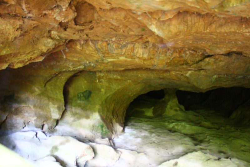 Voorportaal grot van Bohon Stadswandeling Durbuy