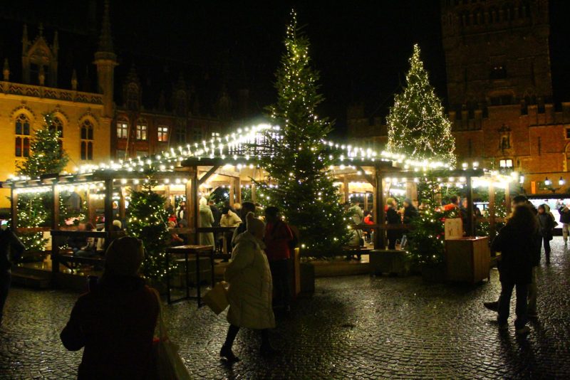 Kerstmarkt Grote Markt Brugge
