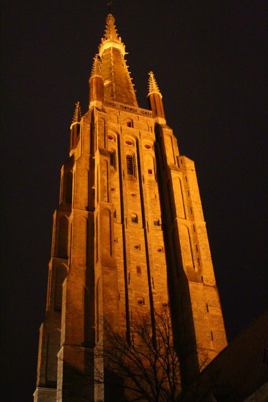 Onze-Lieve-Vrouwekerk Brugge Wintergloed 2023