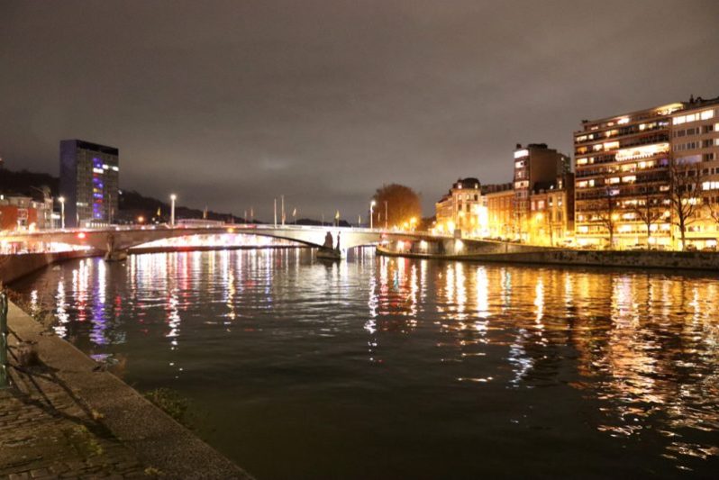 Maas kerstmarkt Luik 2025